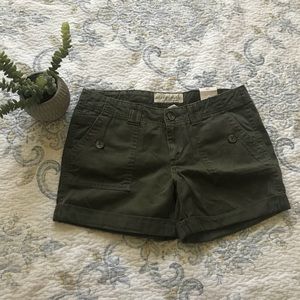 NWT Aeropostale Size 7/8 khaki green shorts